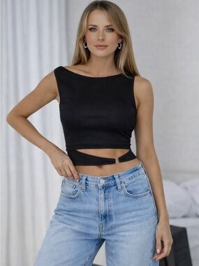 Black Top with Belt-like Bottom 🖤